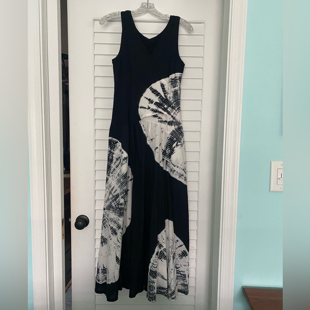 Luna Luz Black & White Maxi Dress